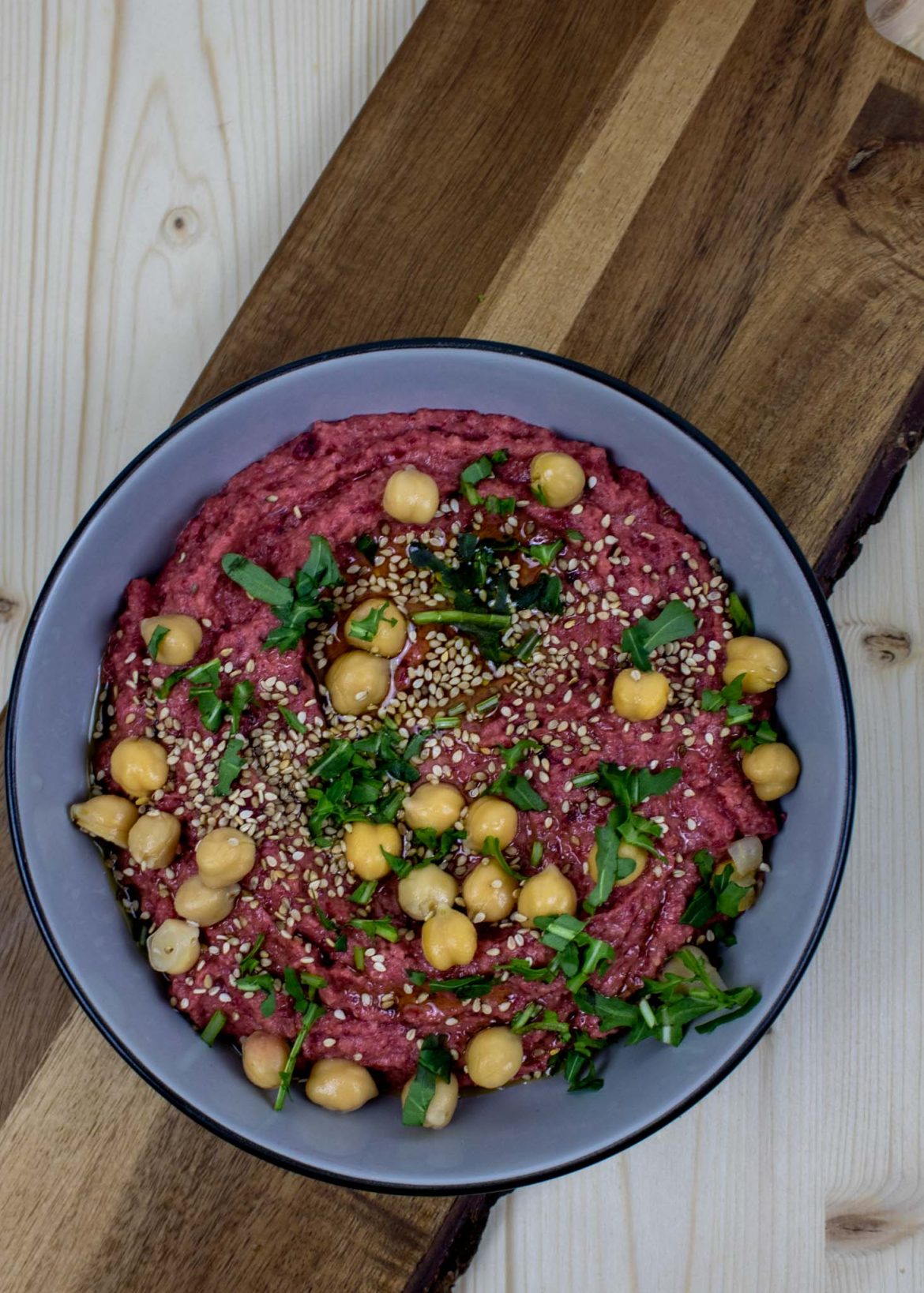 хумус с червено цвекло